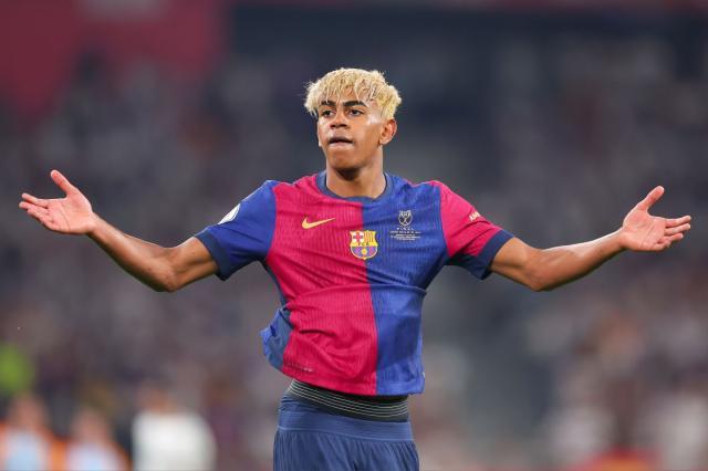 趣体育-亚马尔：我不想和别人比较 梅西是历史最佳球员