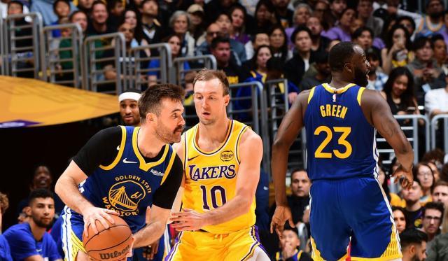 趣体育-即插即用！湖人新援三分王首秀闪耀砍10分+2记三分